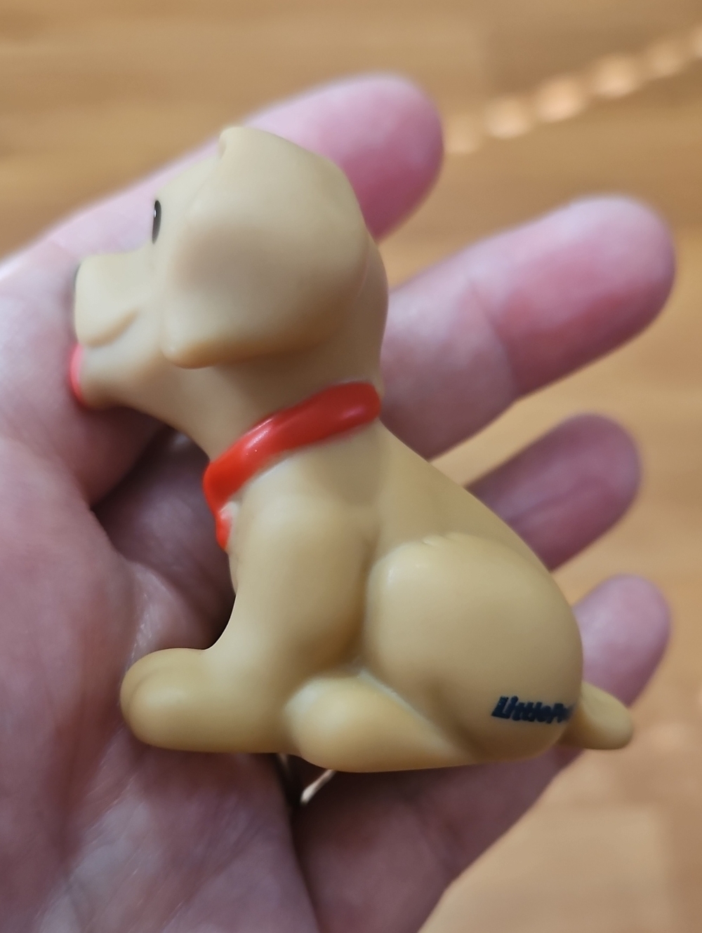 Fisher Price Little People tan puppy dog figure with a red collar - Picture 3 of 9